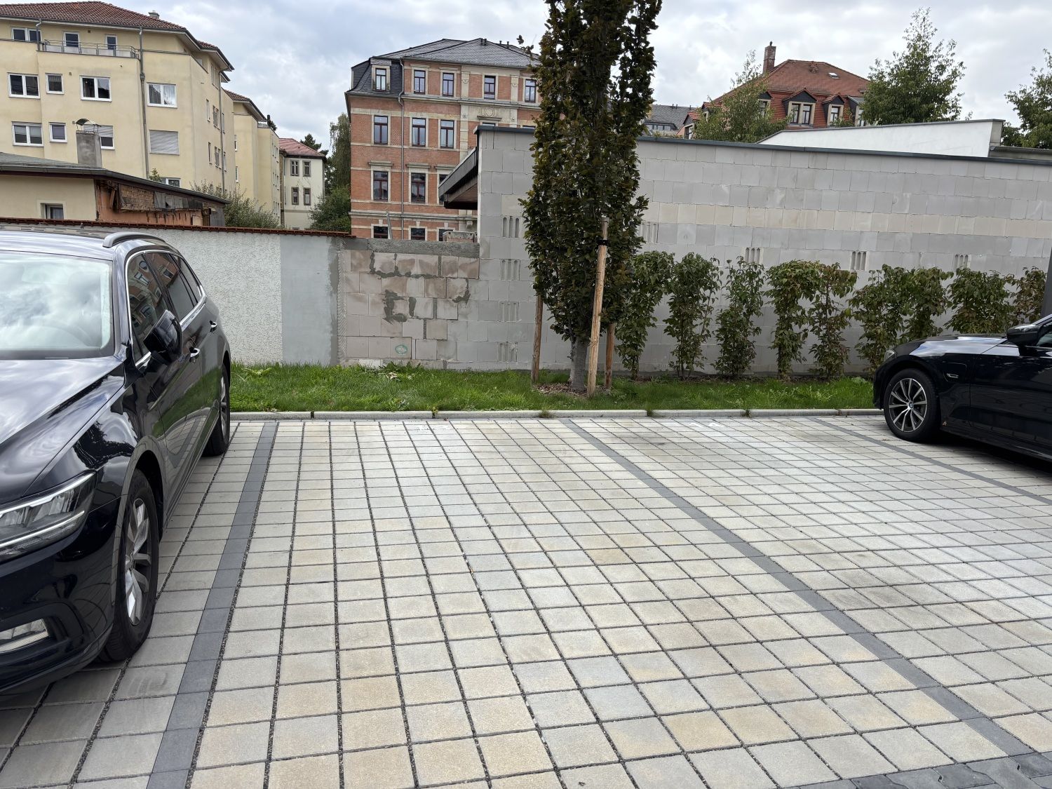Eigener Stellplatz direkt am Haus in der Wernerstraße